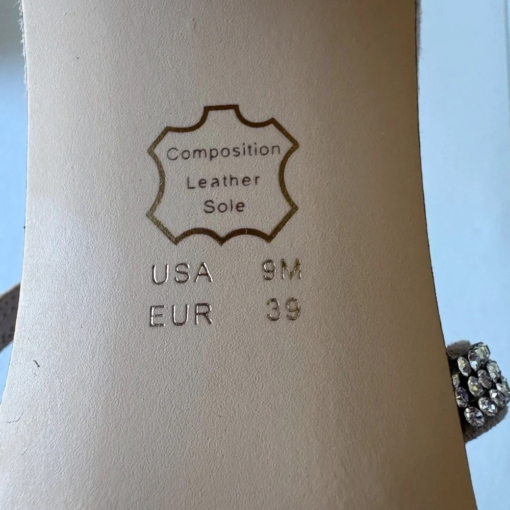 Nina Henesi Tan Rhinestone Almond Toe Size 9 Block‎ heel